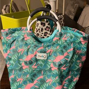 Pink and Green Leaf Print Women's Swig Bag